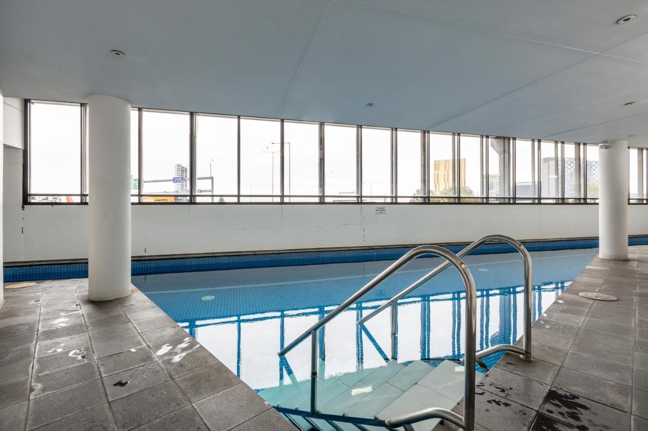 ☆Of Southbank☆Light Filled Apartment☆Huge Private Terrace With City Views☆Parking☆Pool☆Gym☆Wifi Melbourne Buitenkant foto